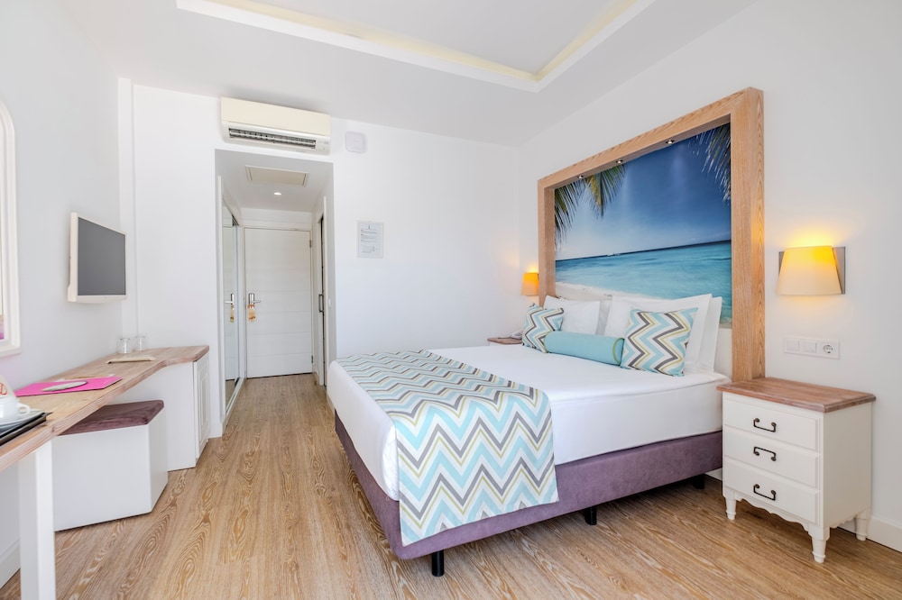 Hotel Iz Flower Side Beach 12/50