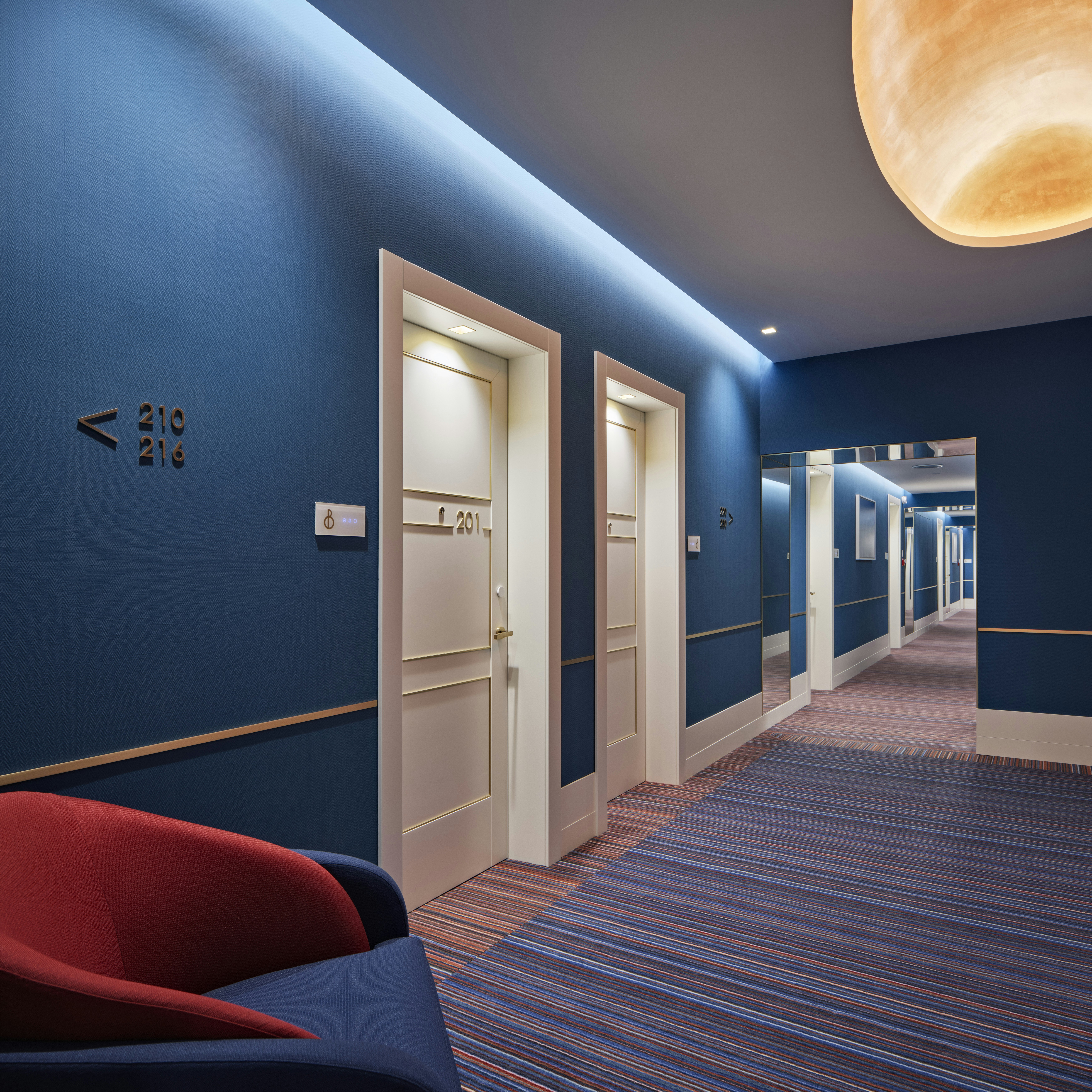 De Bonart Naples, Curio Collection by Hilton 26/50
