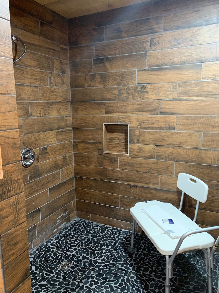 Americas Best Value Inn-Wall 20/29