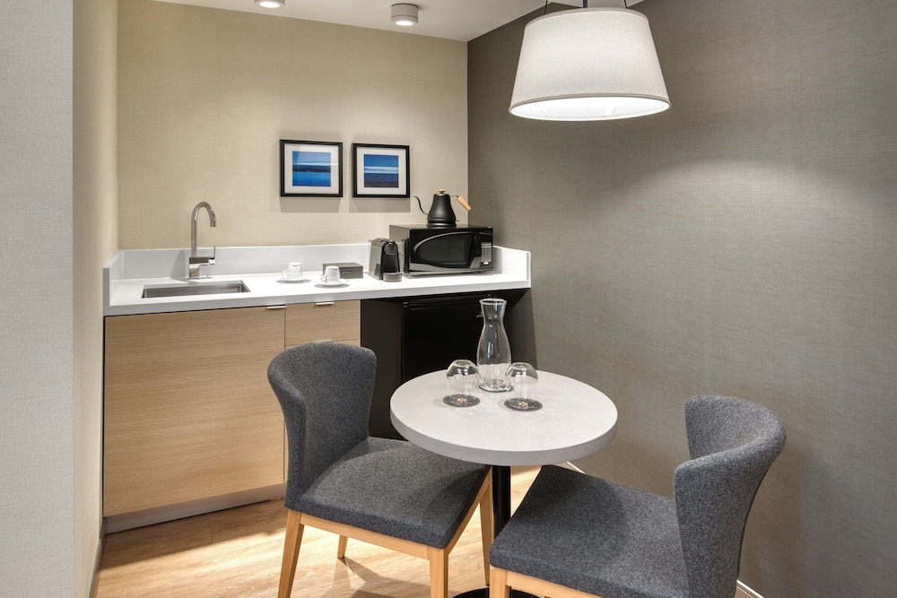 The Insignia Hotel, Sarnia, a Tribute Portfolio Hotel 53/55
