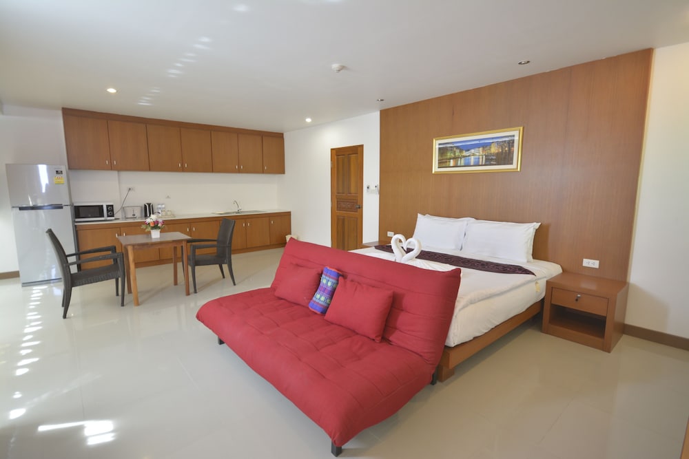 The Patong Center Hotel 32/40