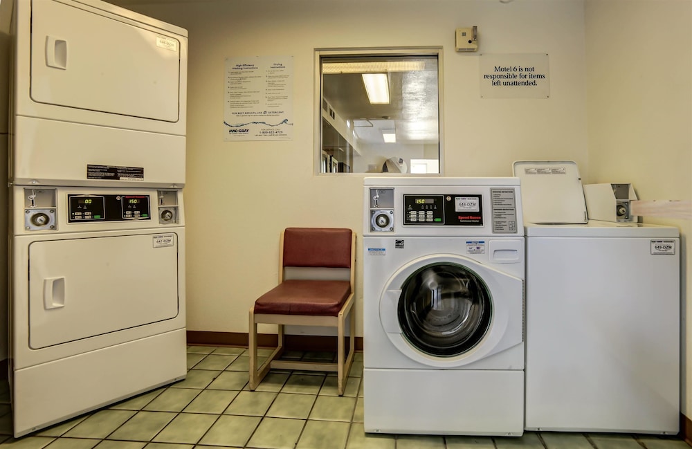 Motel6 Grants Pass, OR 35/44