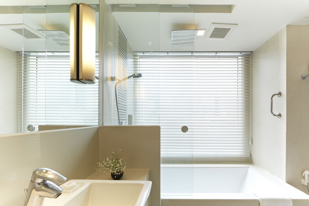 SORA Resort & Suites Sukhumvit 35/73