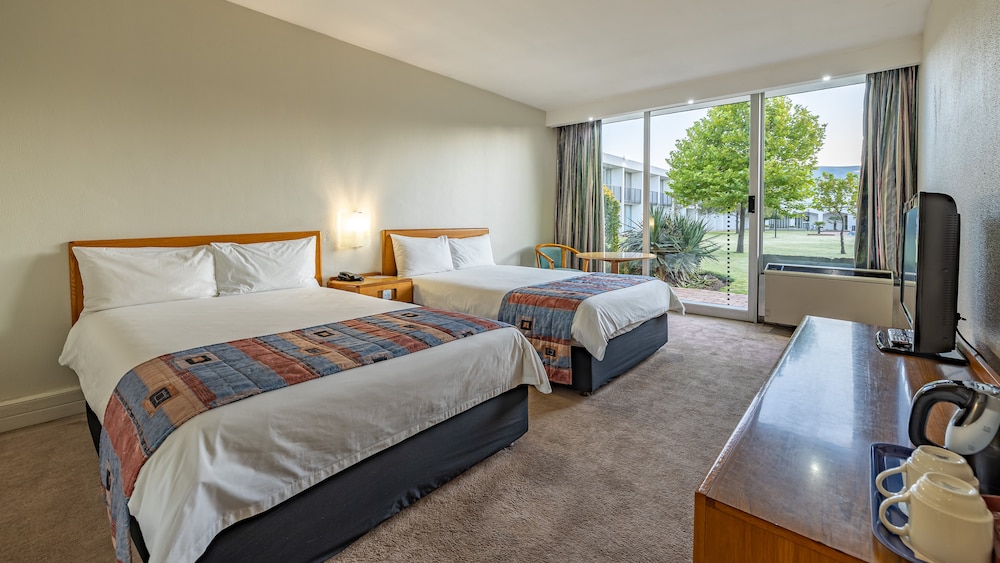 Harrismith Inn 6/50