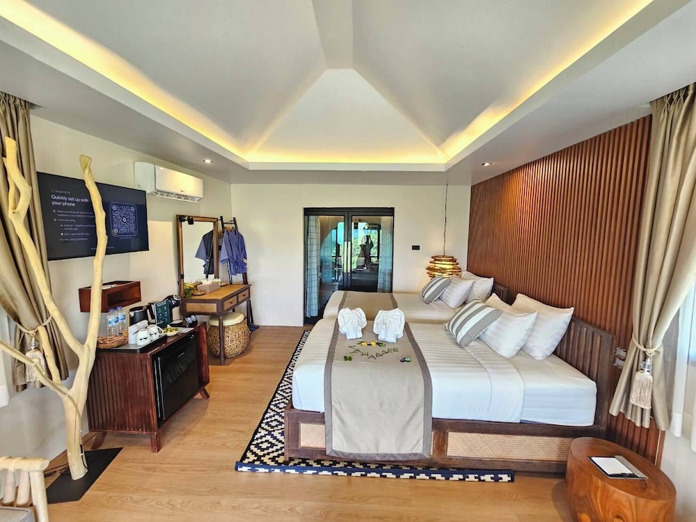 Exotic, Twin Beds, with View