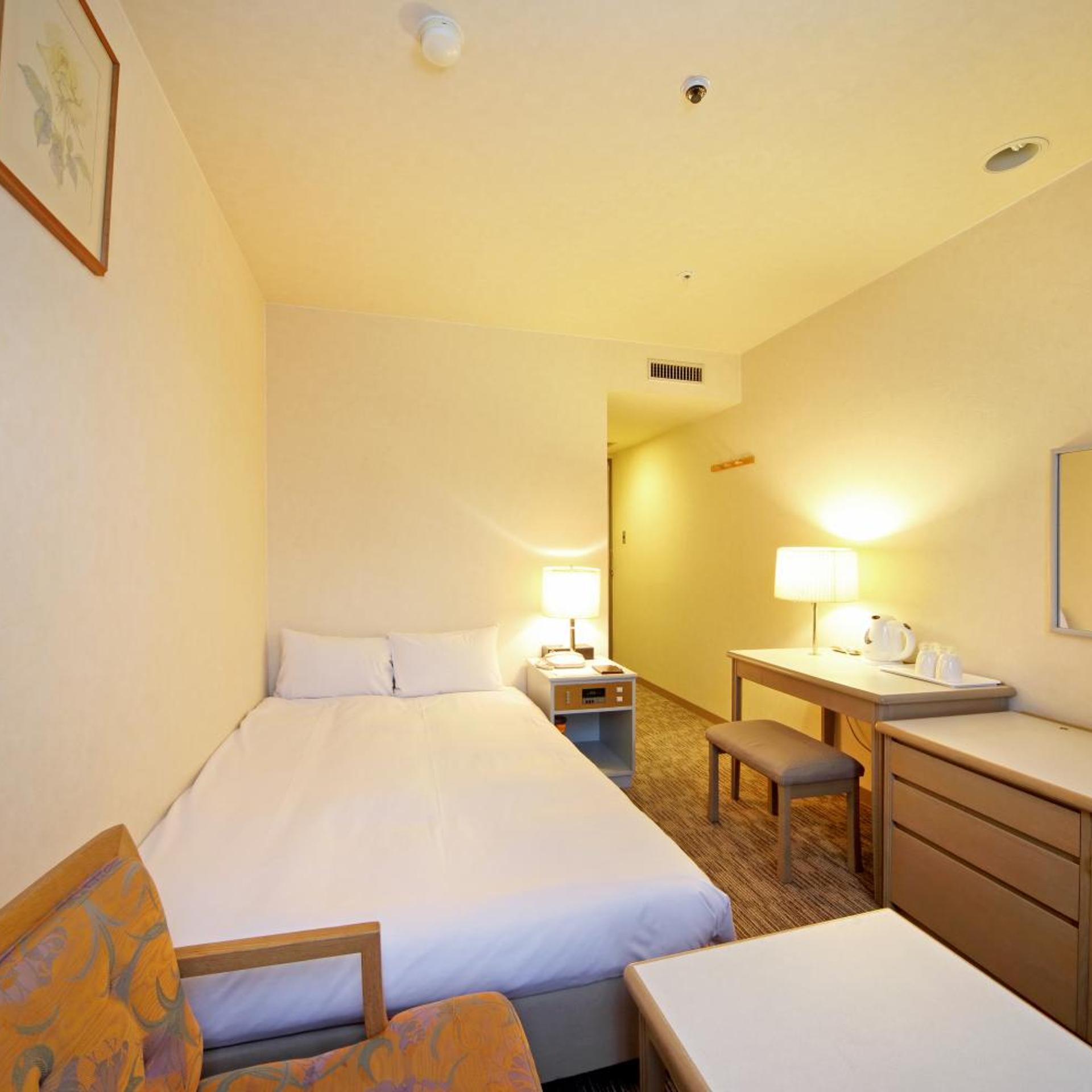 Room, Semi Double Bed