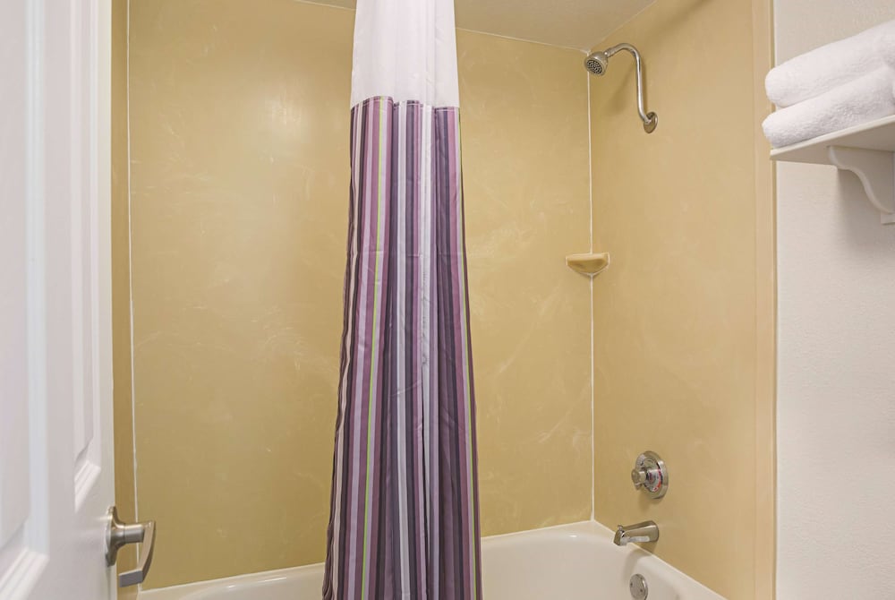 Wingate by Wyndham Galveston Beachfront at Seawall 32/32