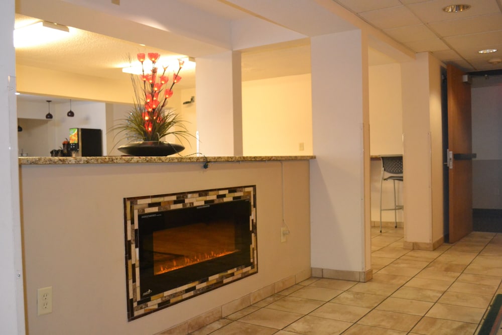 Super 8 By Wyndham Germantown/Milwaukee 5/41
