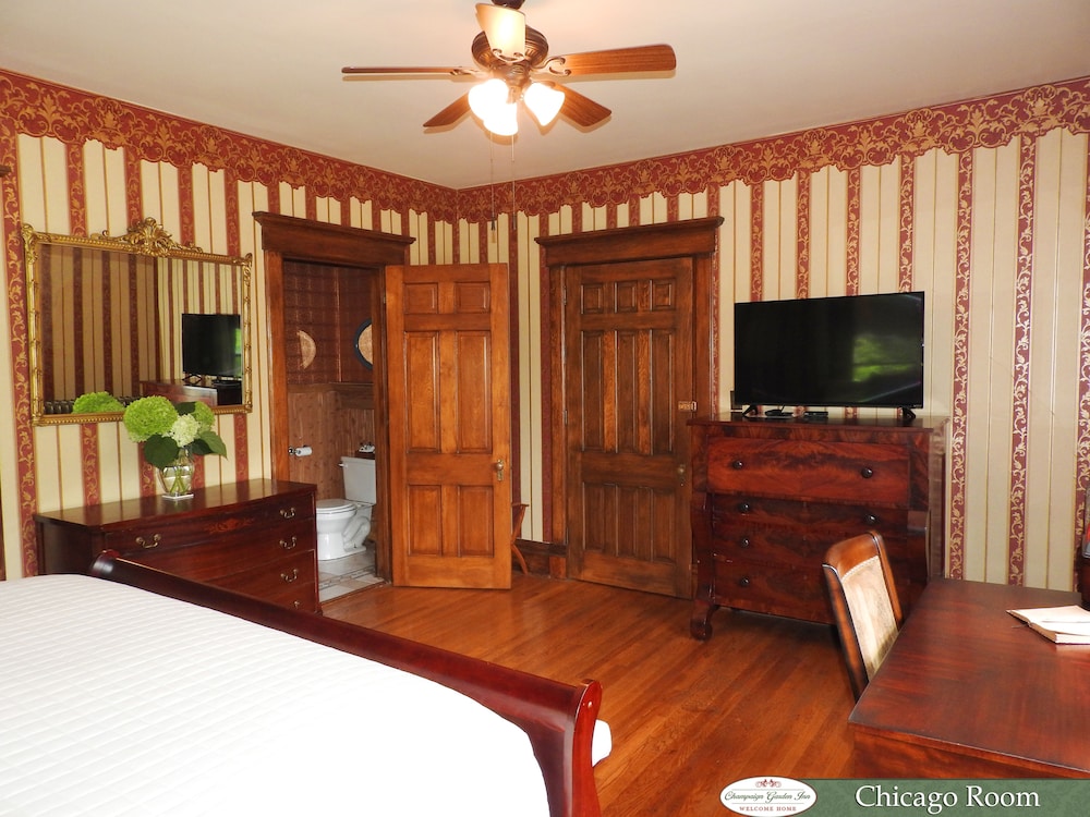 Champaign Garden Inn 16/50