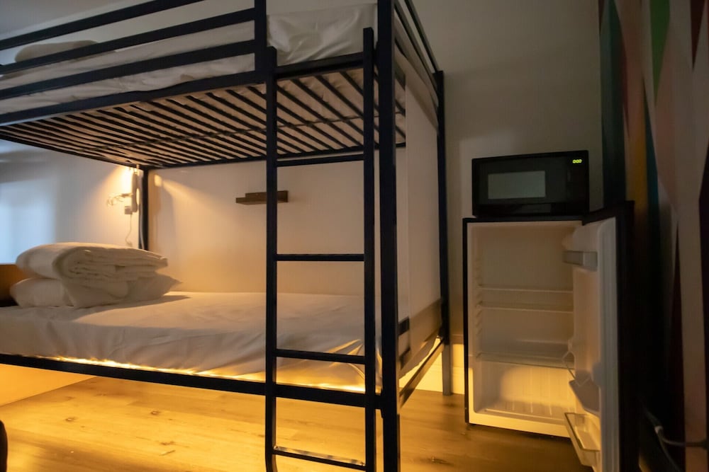 MIXED DORM, DELUXE