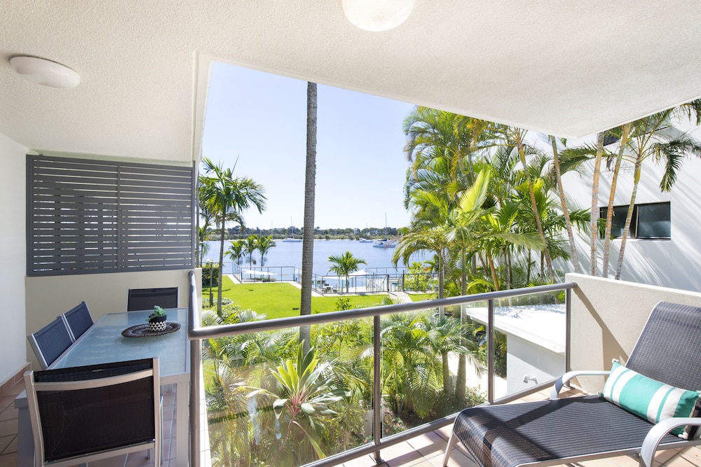 NOOSA SHORES RESORT 50/70