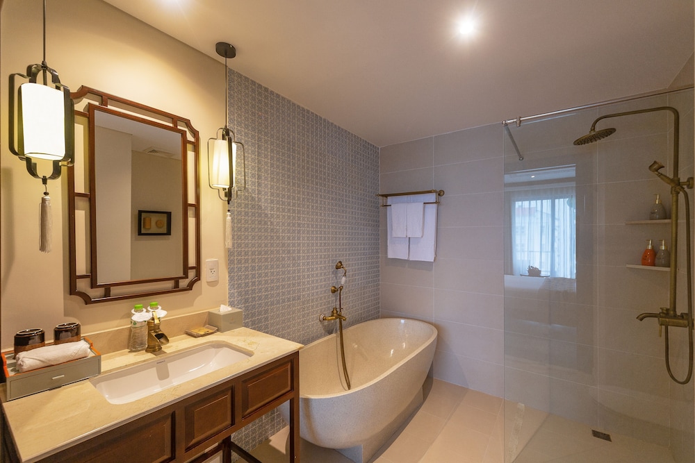 Cozy Savvy Boutique Hotel Hoi An 48/50