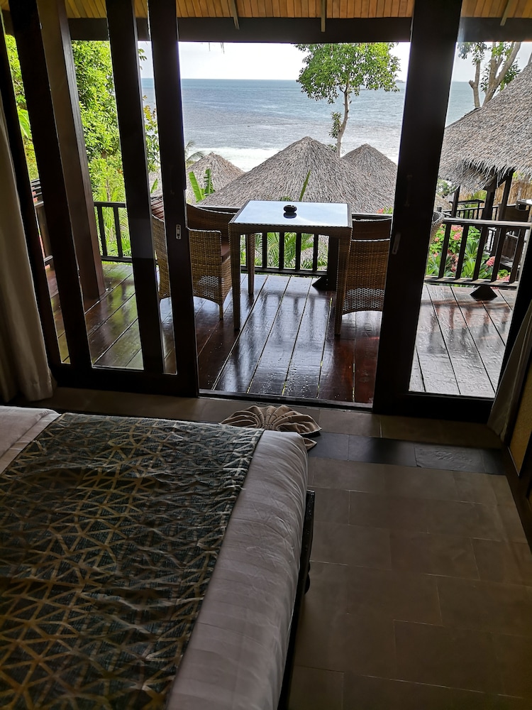 Beyond the Blue Horizon Villa Resort 26/73
