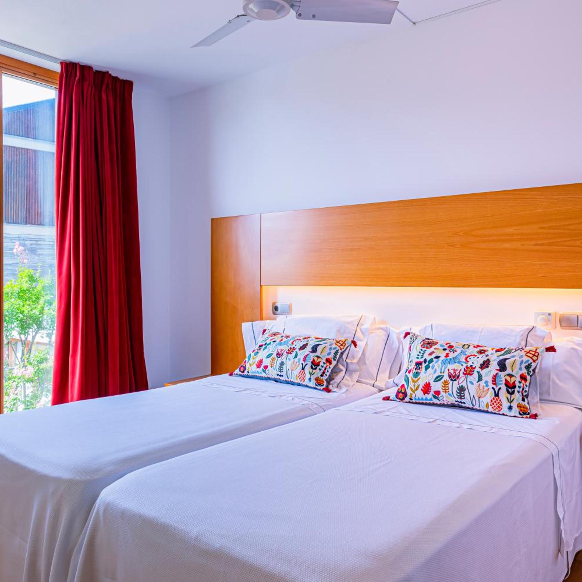 Room, Double or Twin Bed