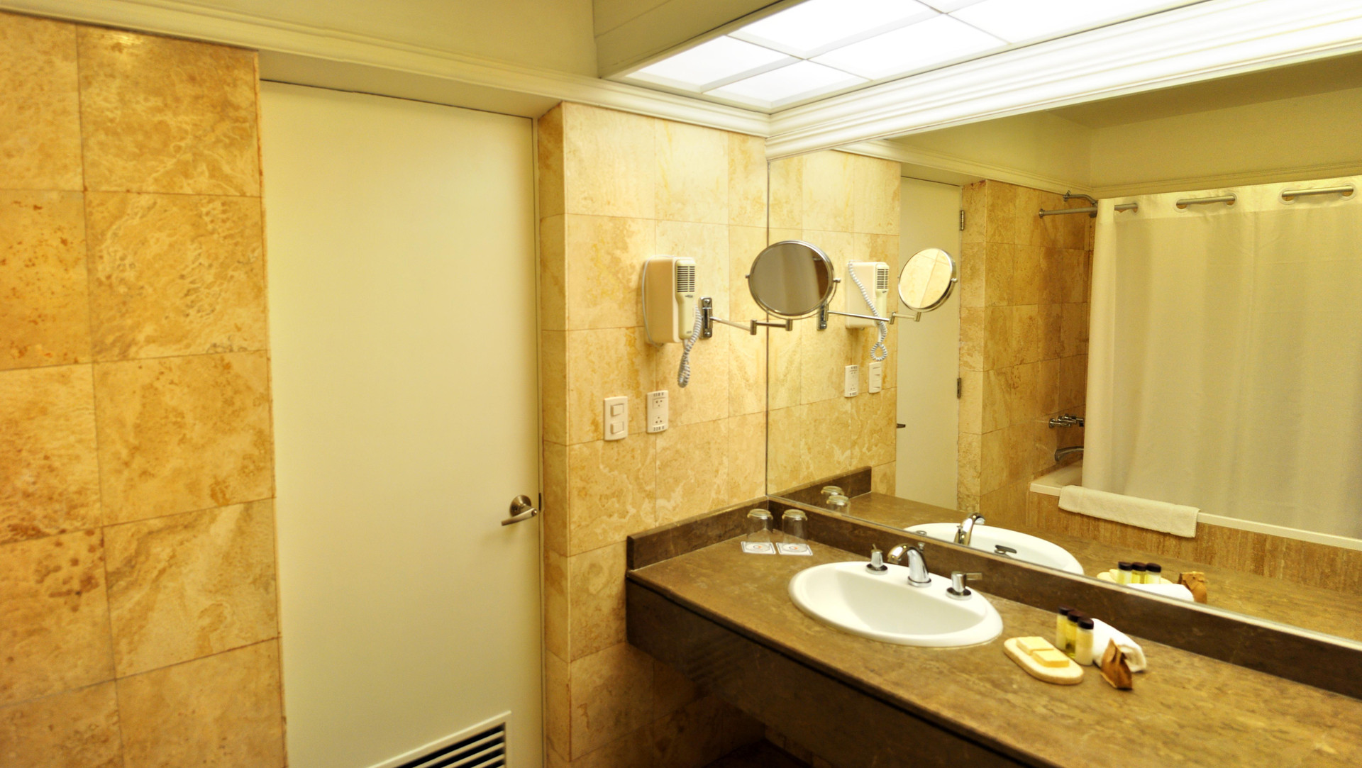 غرفة سوبيريور بسرير مزدوج بشرفة، Wyndham Costa Del Sol Trujillo 3/3