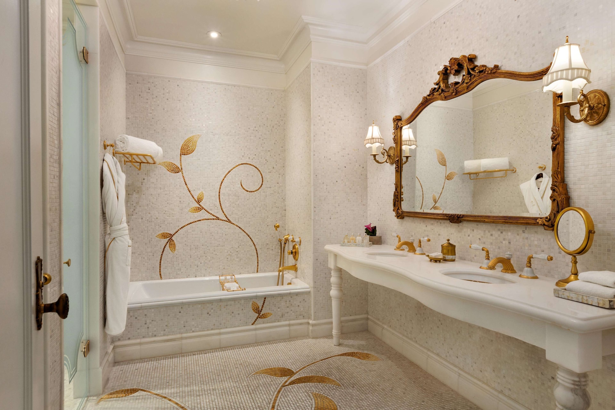 ROOM, KING BED, TERRACE
