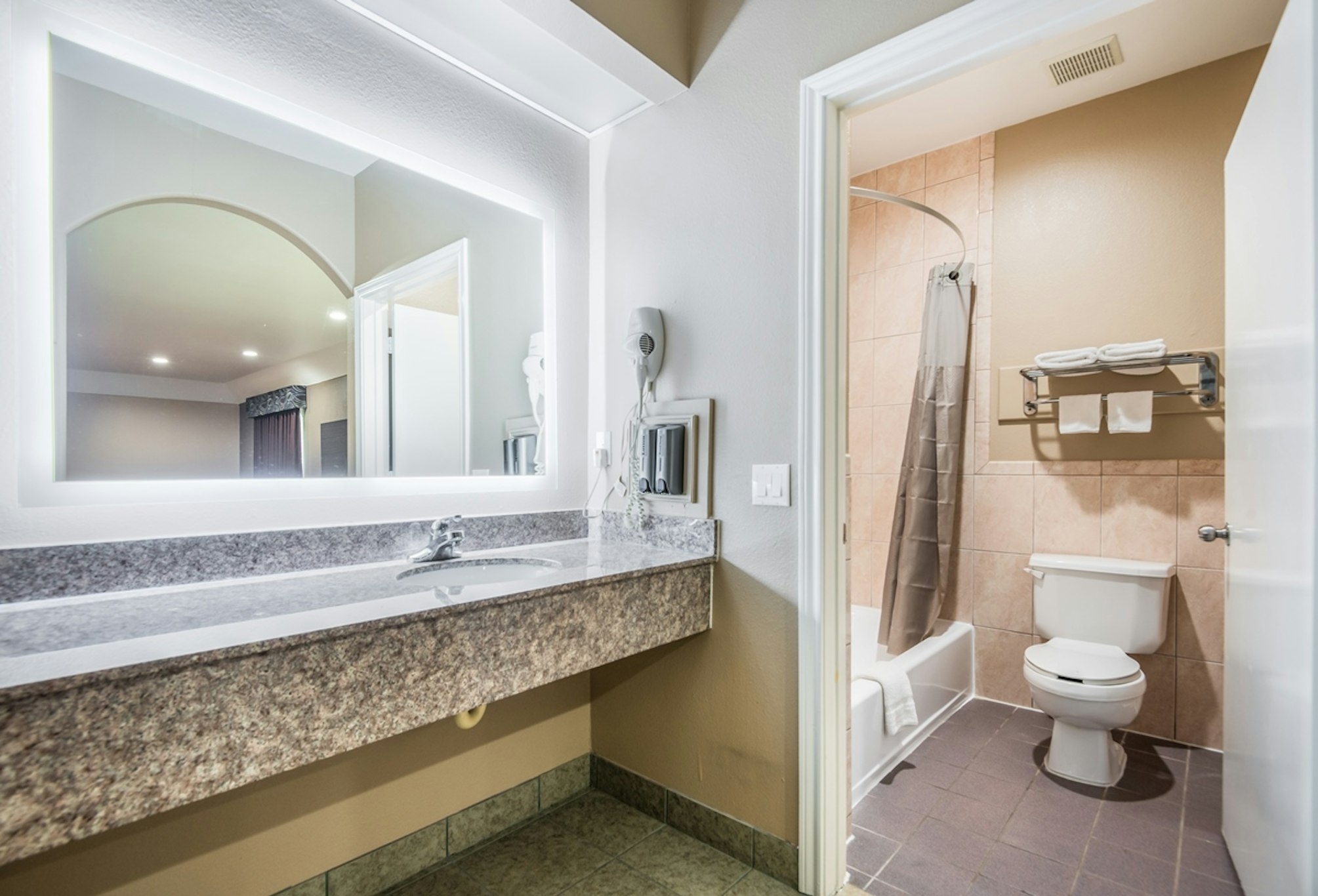 Scottish Inns & Suites IAH Airport Beltway8 22/24