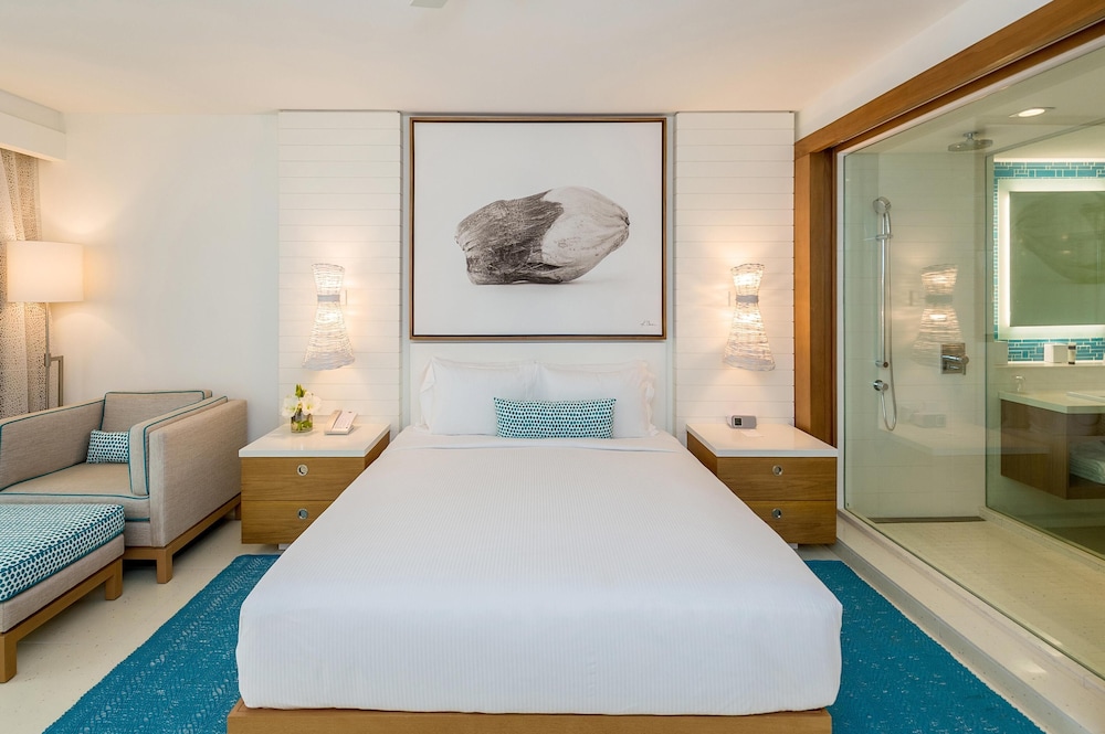 GRAND, KING BED