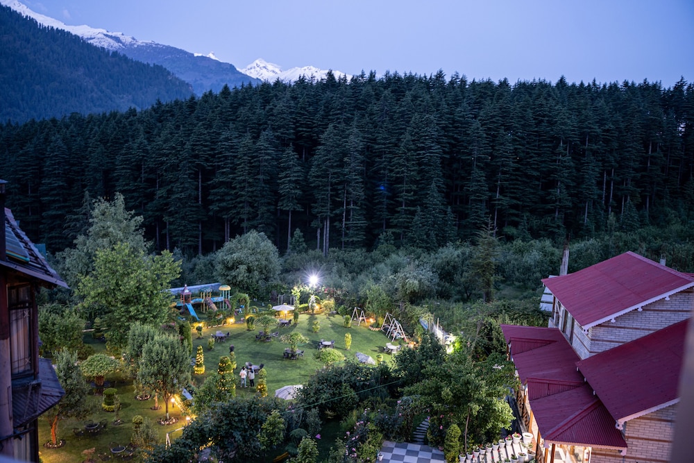 Oyo Premium Log Huts 25/34