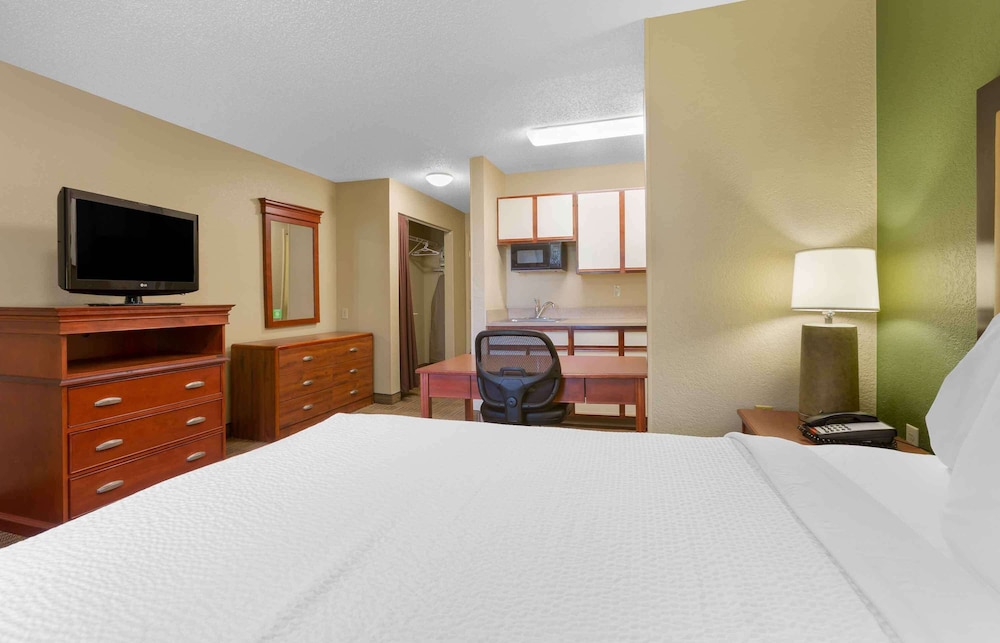 Extended Stay America - Toledo - Maumee 11/55