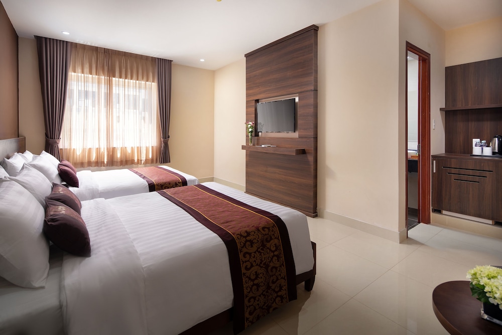 Nolis Hotel 30/54