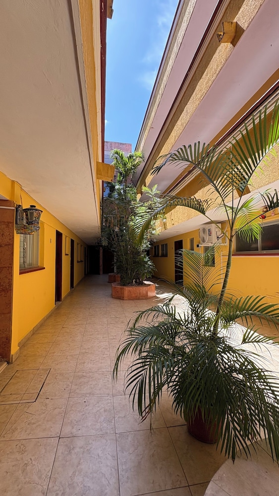 Suites Cancun Center 51/57
