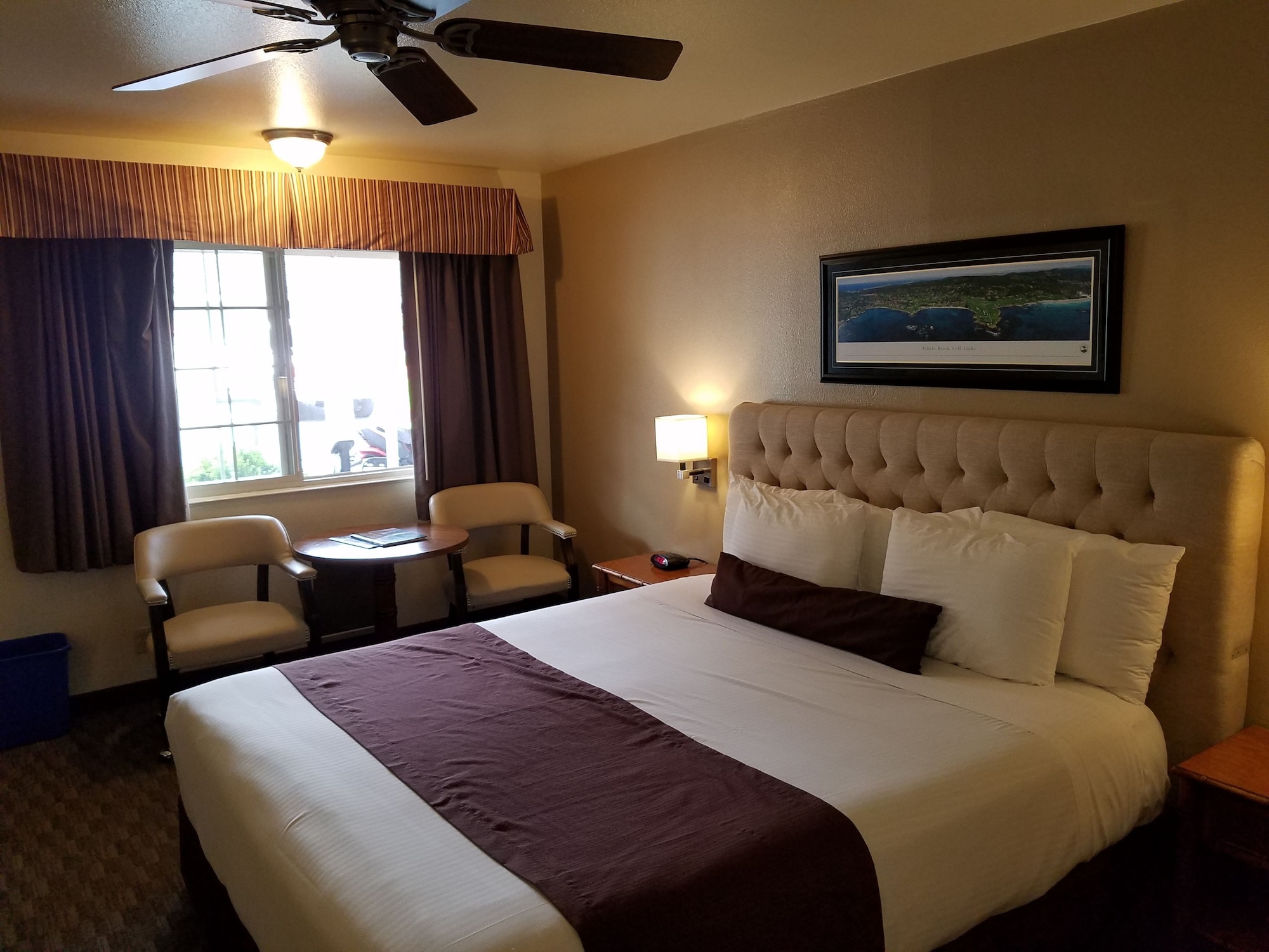 ROOM, KING BED
