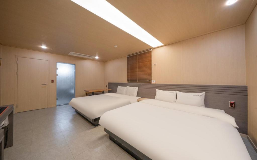 Icon Motel 14/57