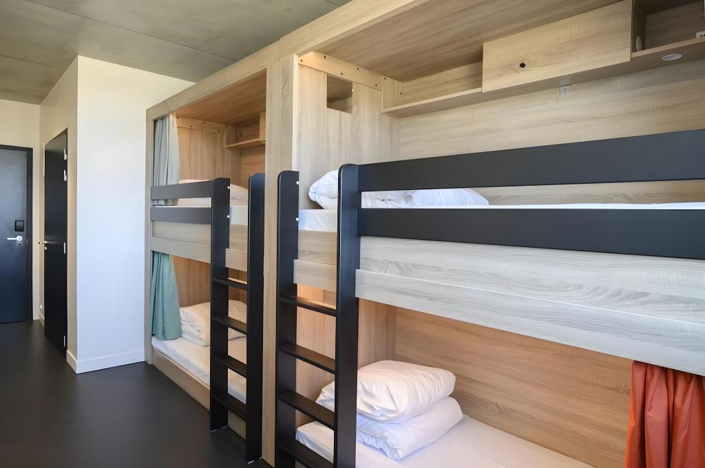 Private, Mixed Dorm, 8 Beds, 4 Bunk Beds