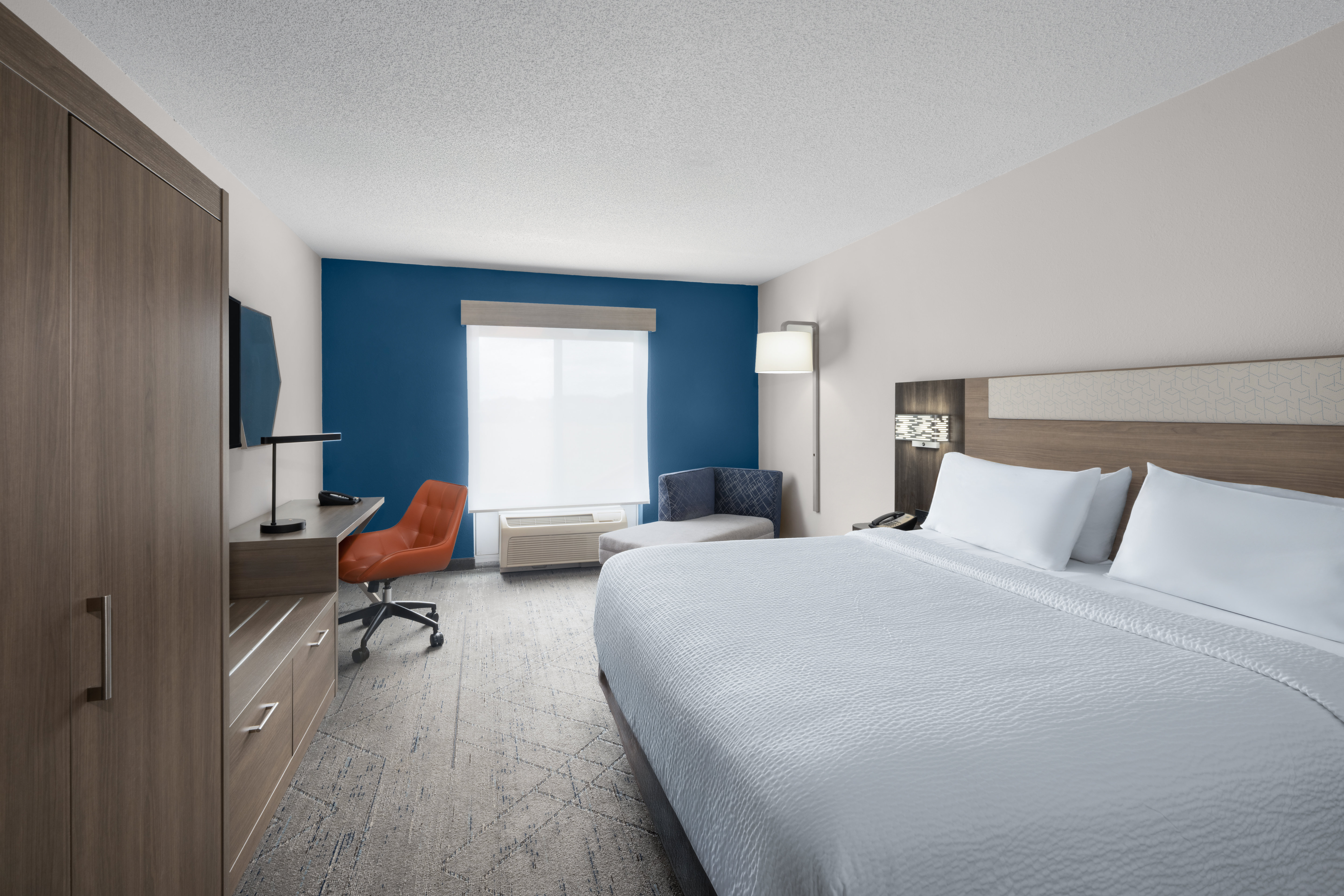 Holiday Inn Express Pembroke 17/50
