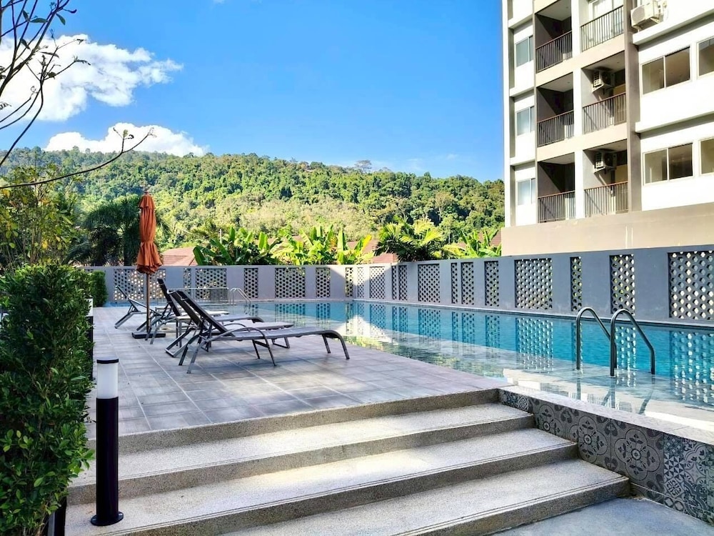 Beehive Boutique Hotel Phuket 42/50