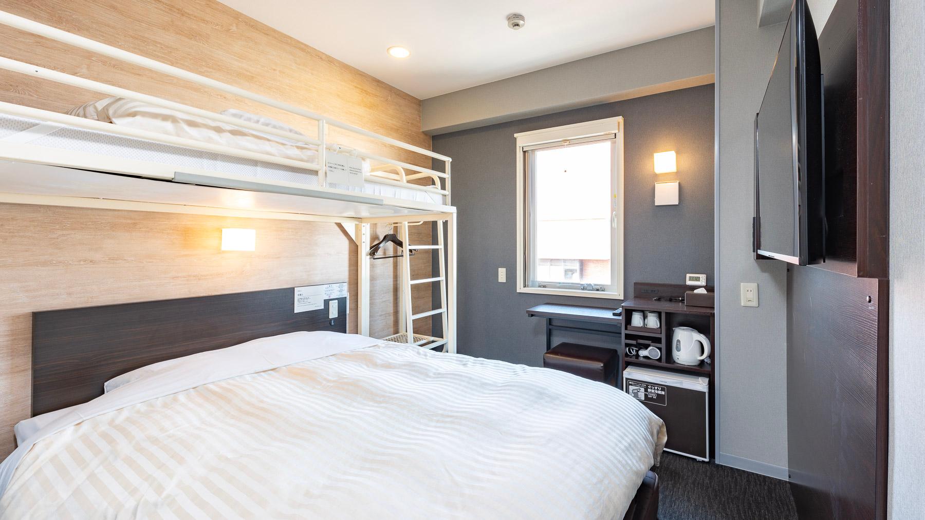 Super, Loft, Upper, Standard, Twin Beds