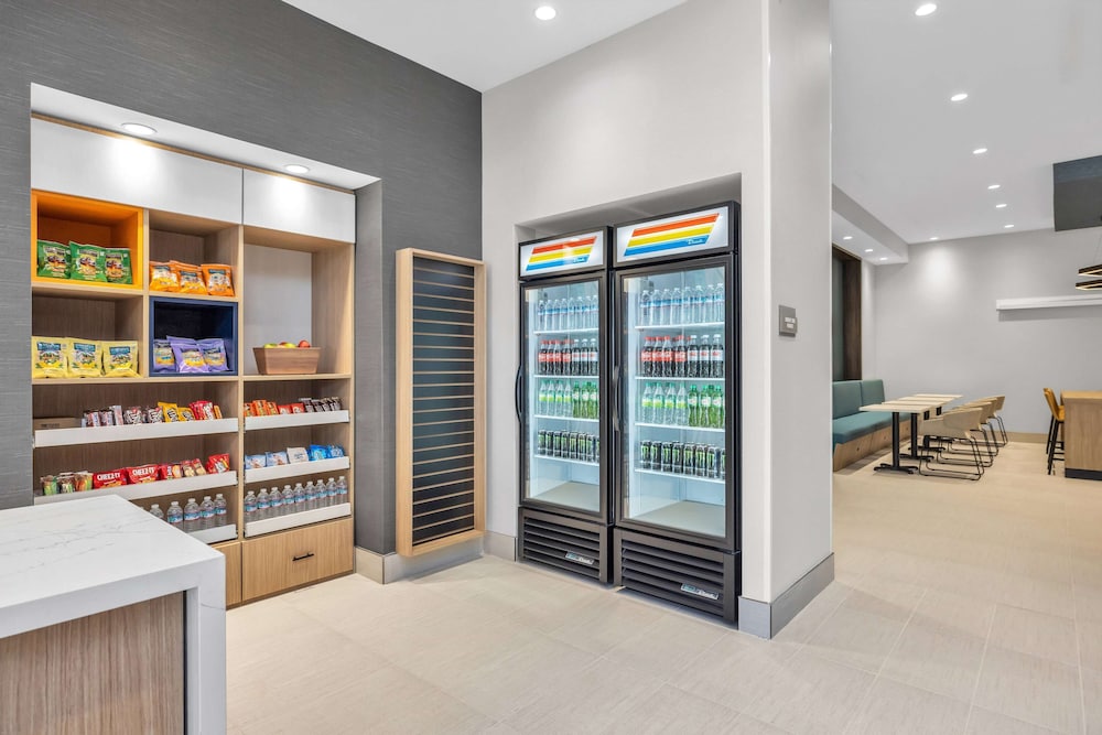 La Quinta Inn & Suites by Wyndham San Jose Silicon Valley 16/50
