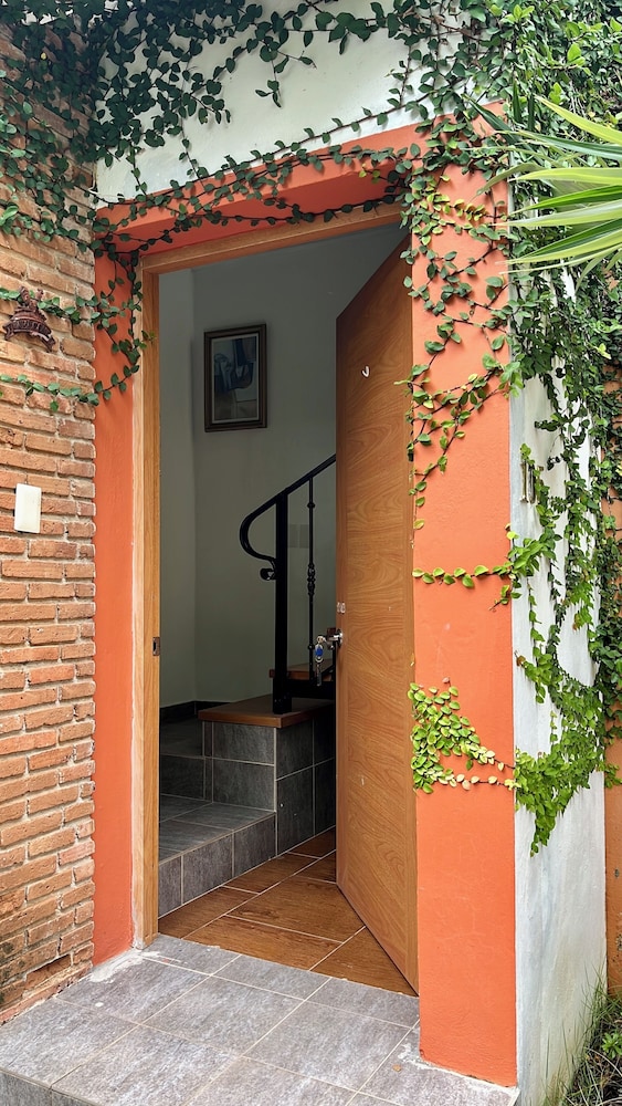 MANAYA BED & BREAKFAST 3/74