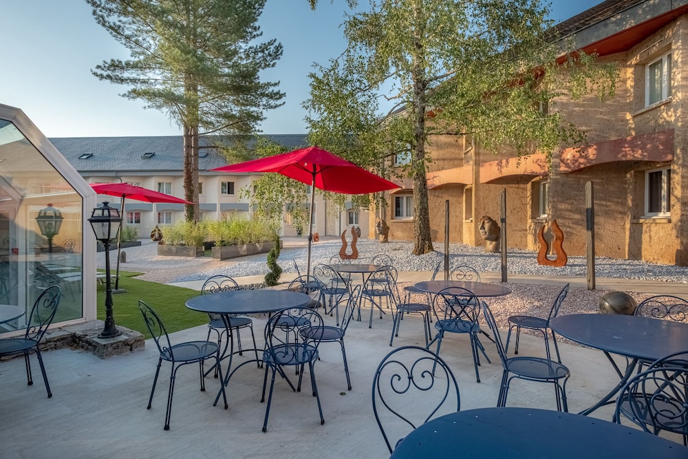 Hotel Causse Comtal 76/84