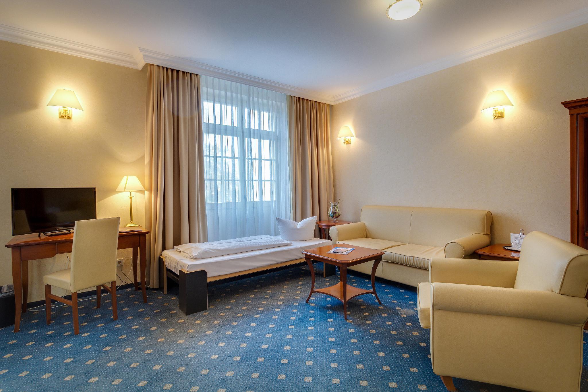 Seehotel Grossraeschen 2/32