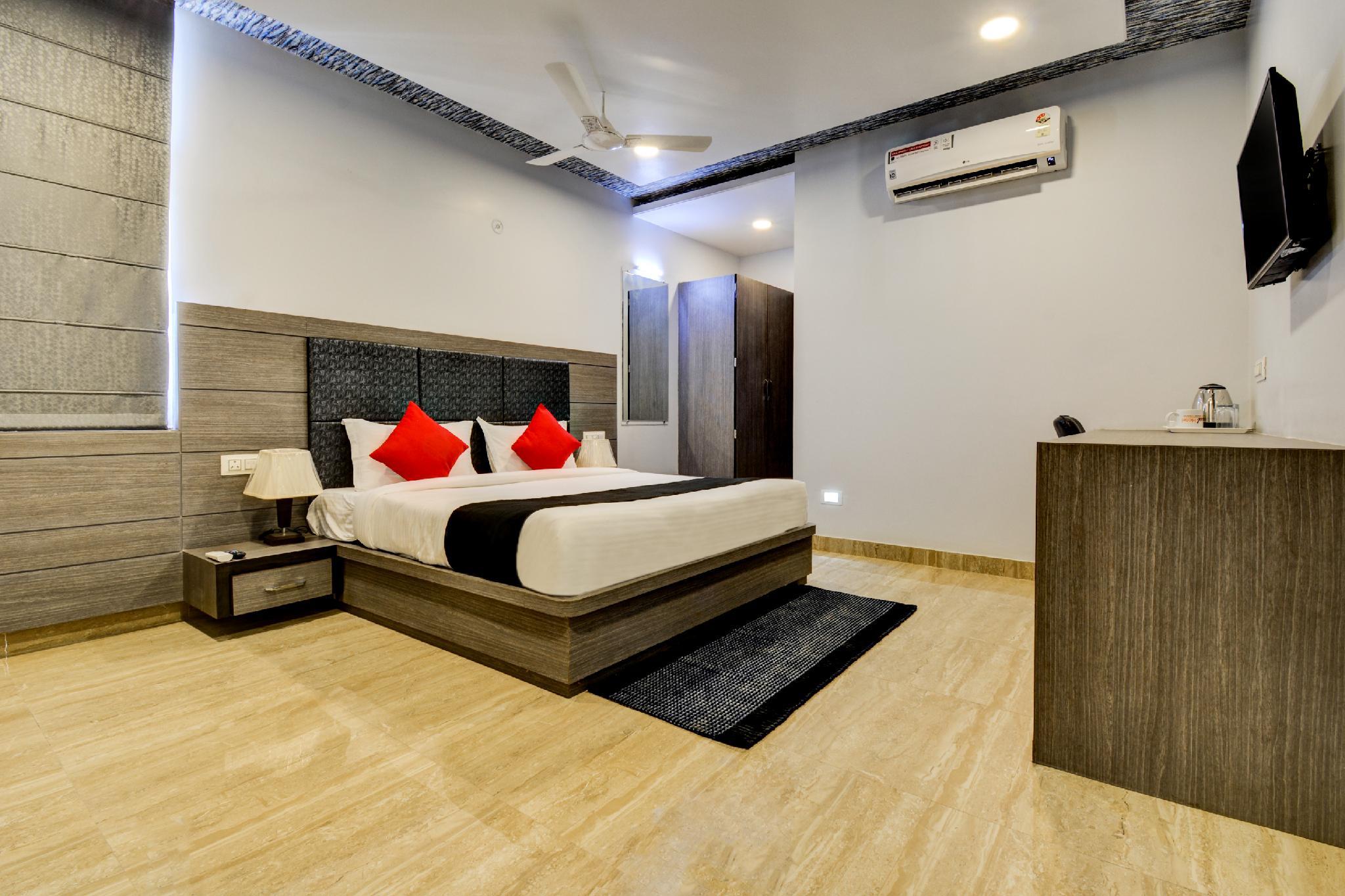 Capital O 22318 Htl Grand Anshul 13/21