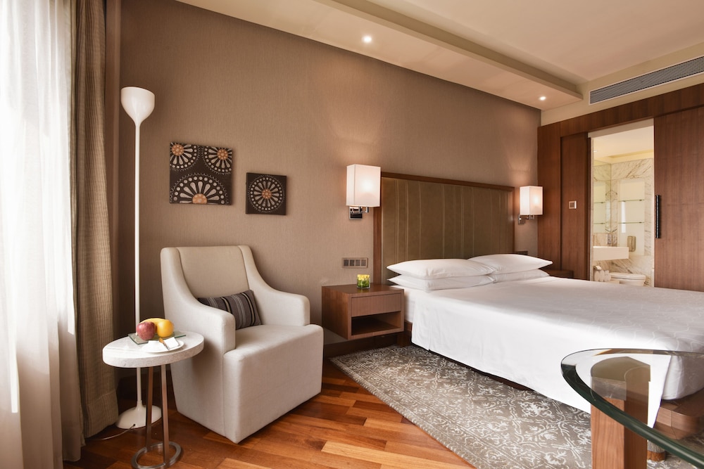 1 KING BED