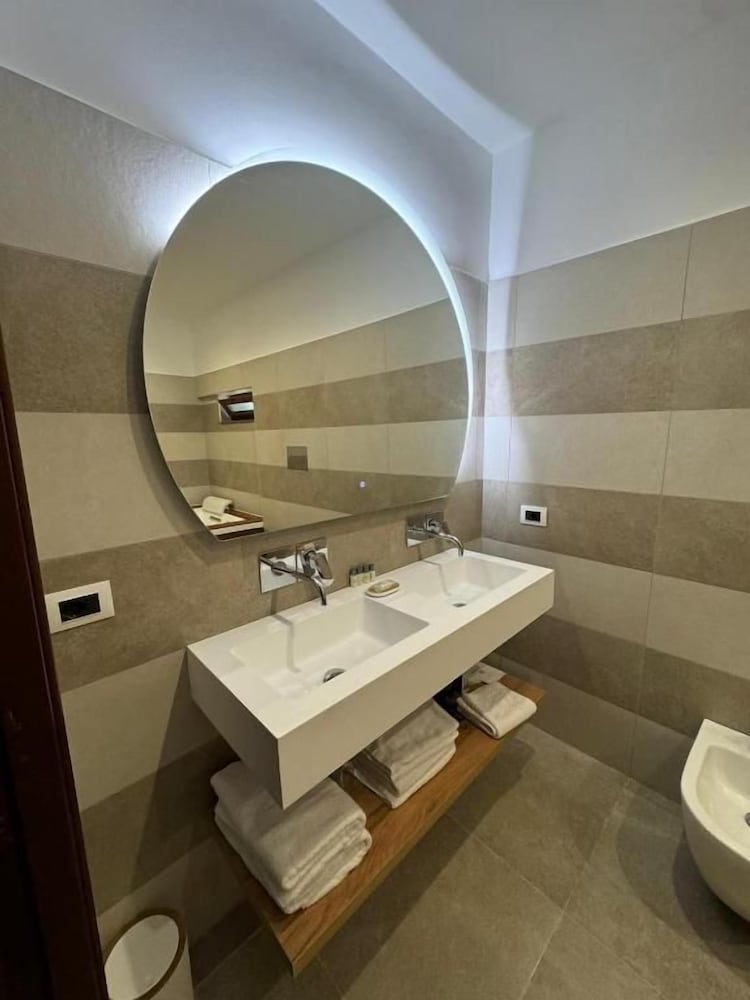 Petit Hotel 50/50