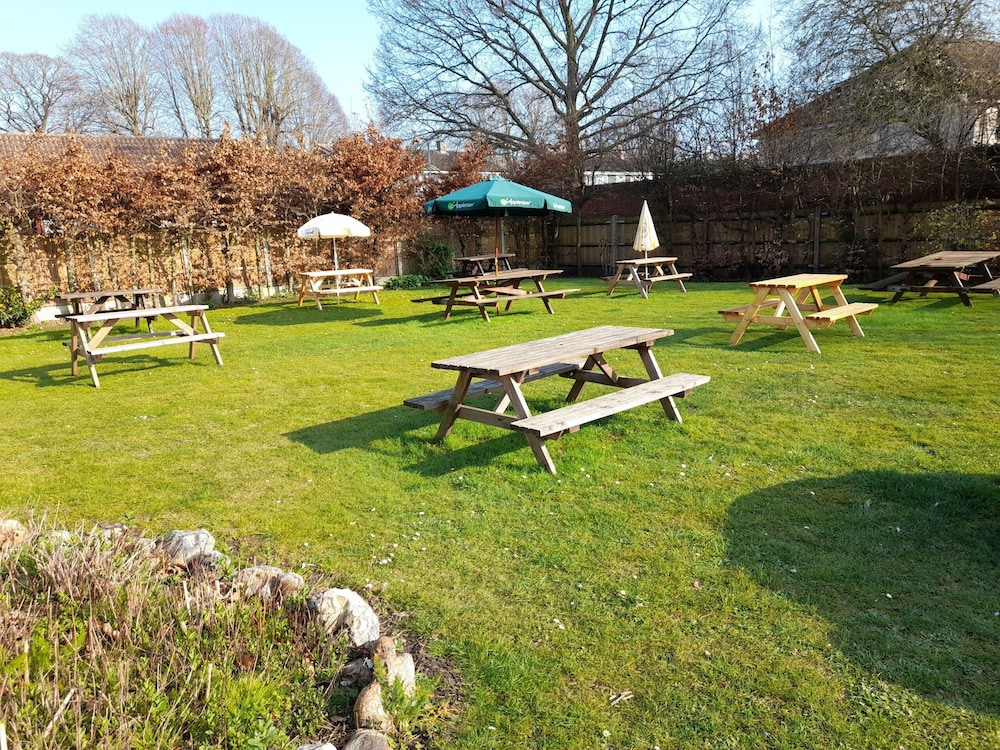 The George and Dragon Hotel 57/64