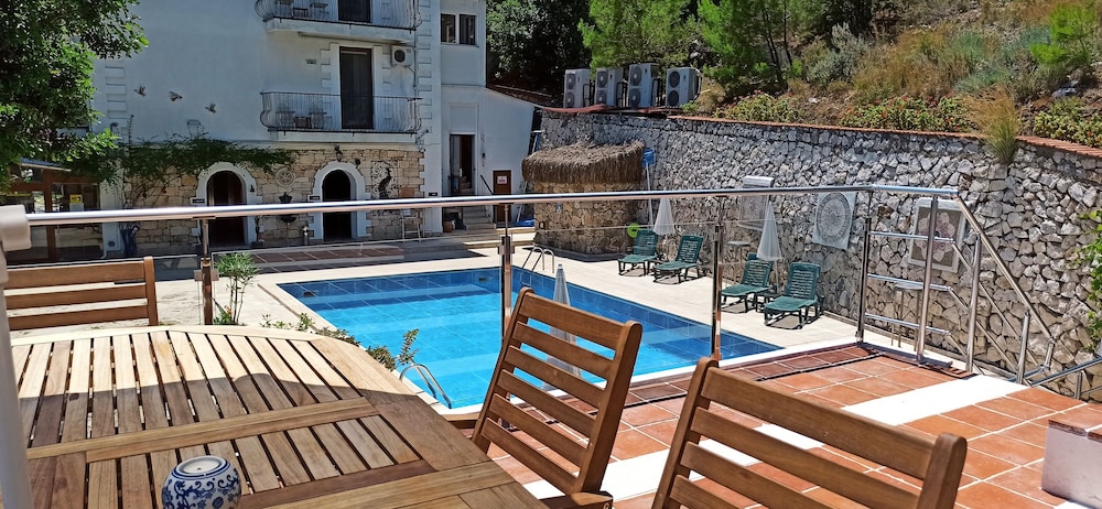 Swiss Eviniz Hotel 6/23
