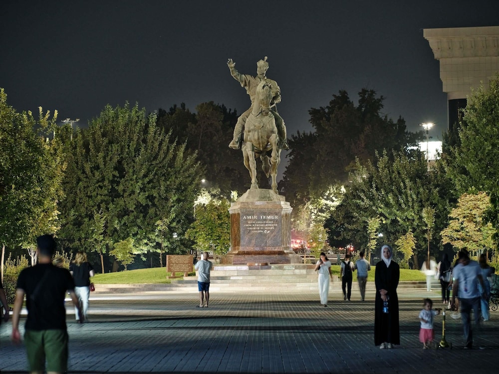 Swissotel Tashkent 52/54