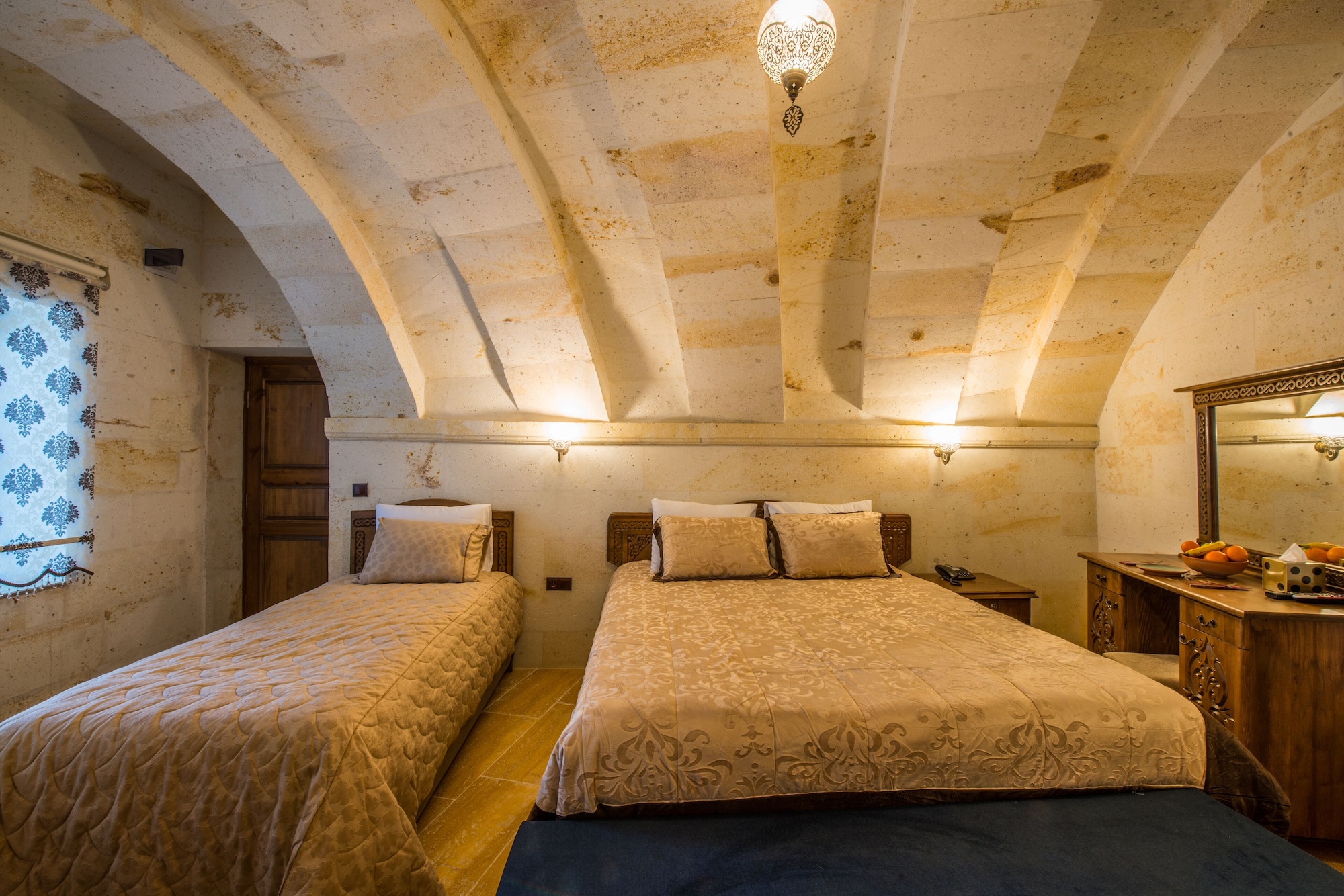 EXCLUSIVE, TRIPLE, MULTIPLE BEDS, GARDEN VIEW