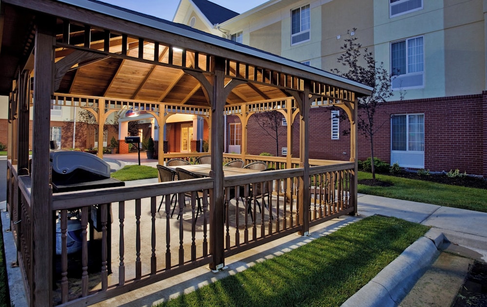 Candlewood Suites Kansas City 4/53