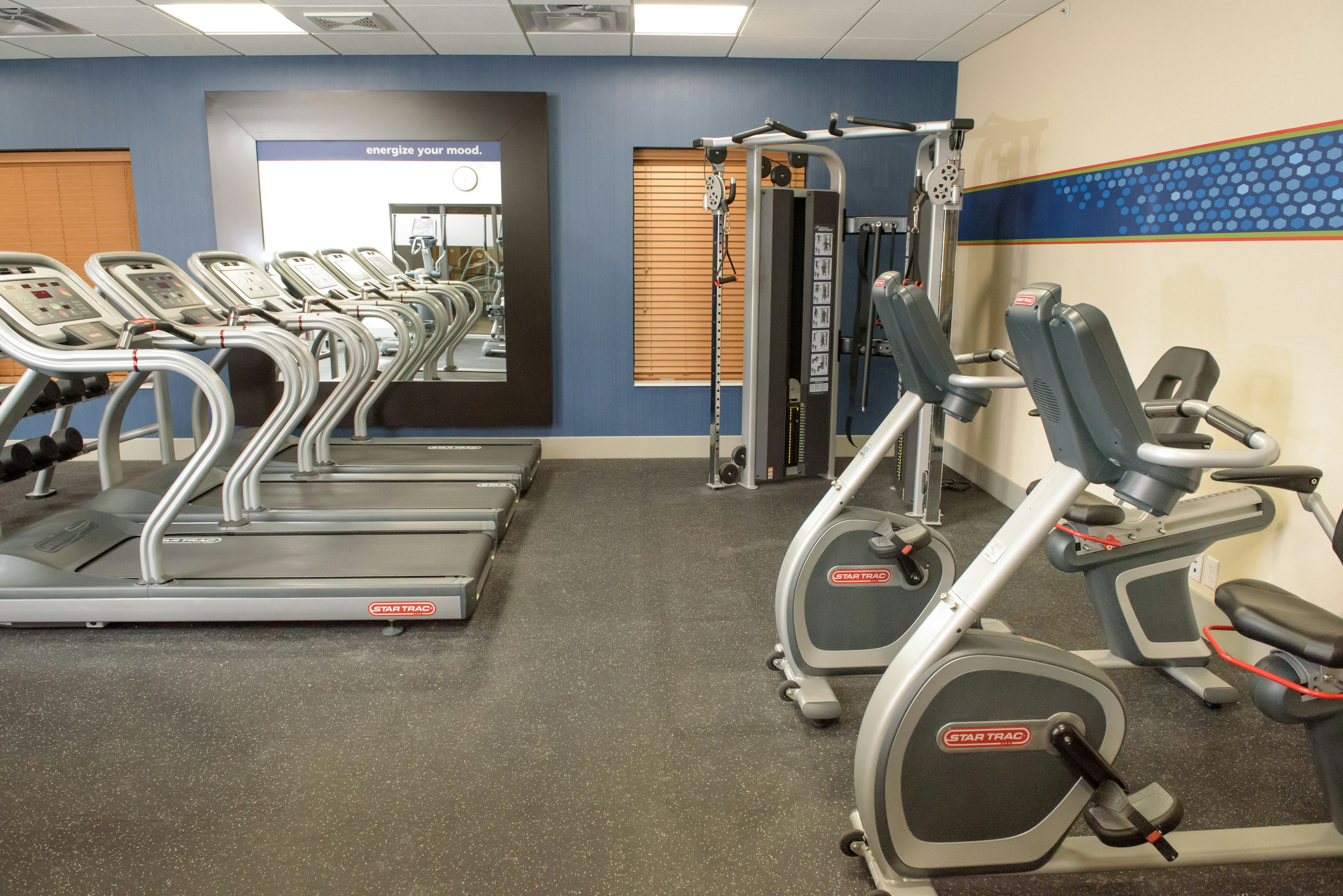 Hampton Inn & Suites Bay City, MI 32/51