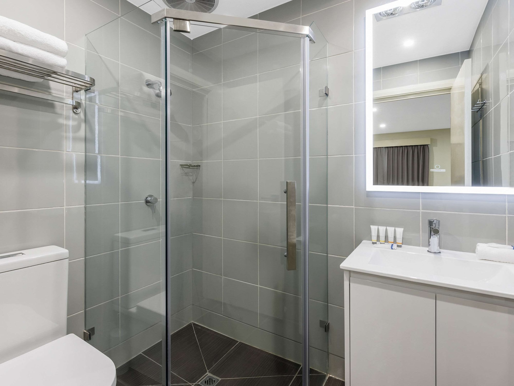 استوديو سوبيريور بسرير كوين، Quality Hotel Melbourne Airport 4/5