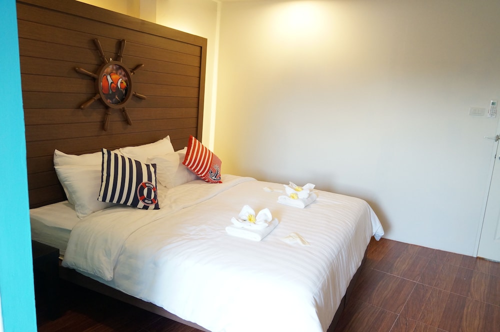 Bed by Cruise at Samakkhi-Tivanont 10/60