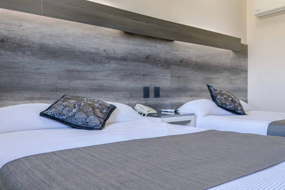 Homesuites Malecon 28/56