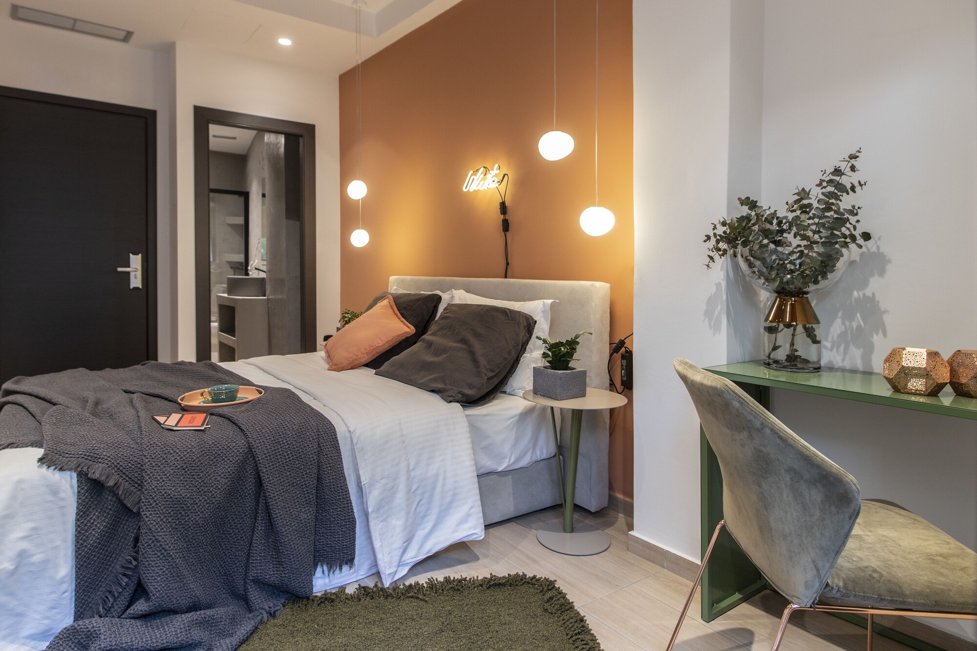 DELUXE, DOUBLE BED, BALCONY
