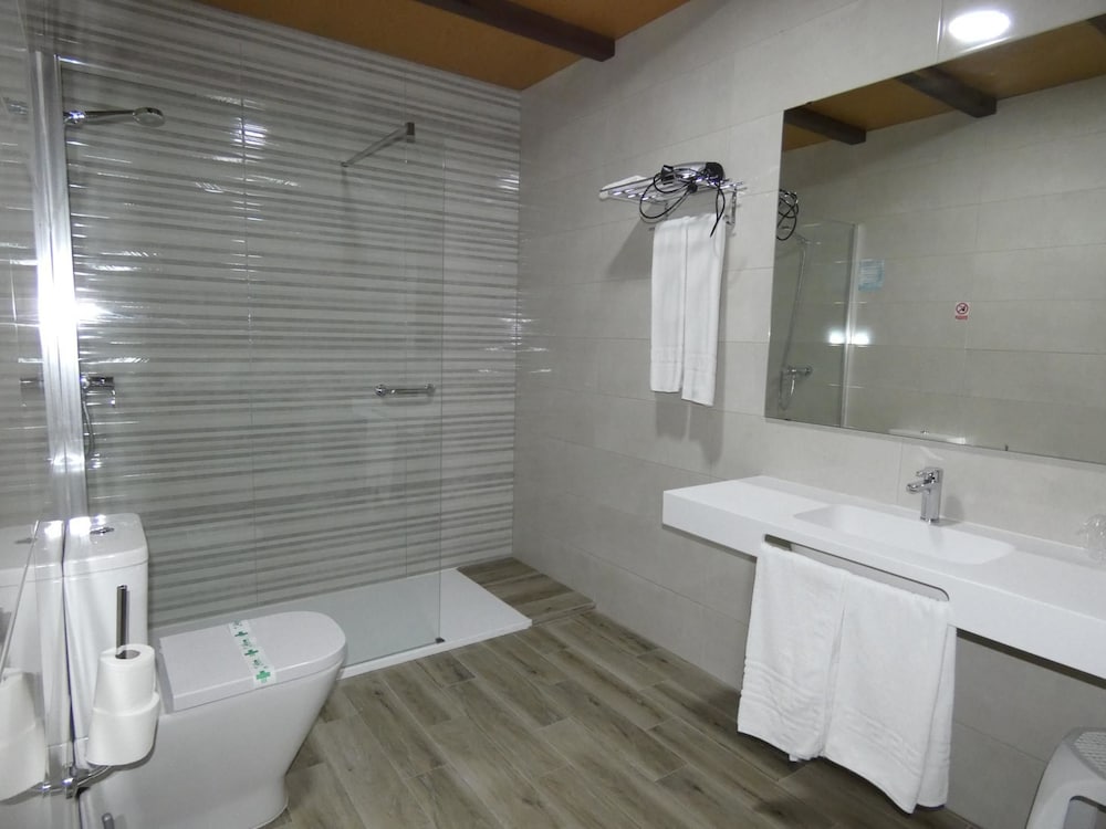 RURAL MOUNTAIN HOTEL - CAZORLA 23/25